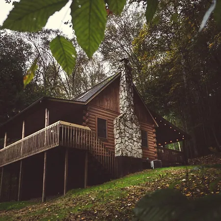 Pine Creek - By The Chalets